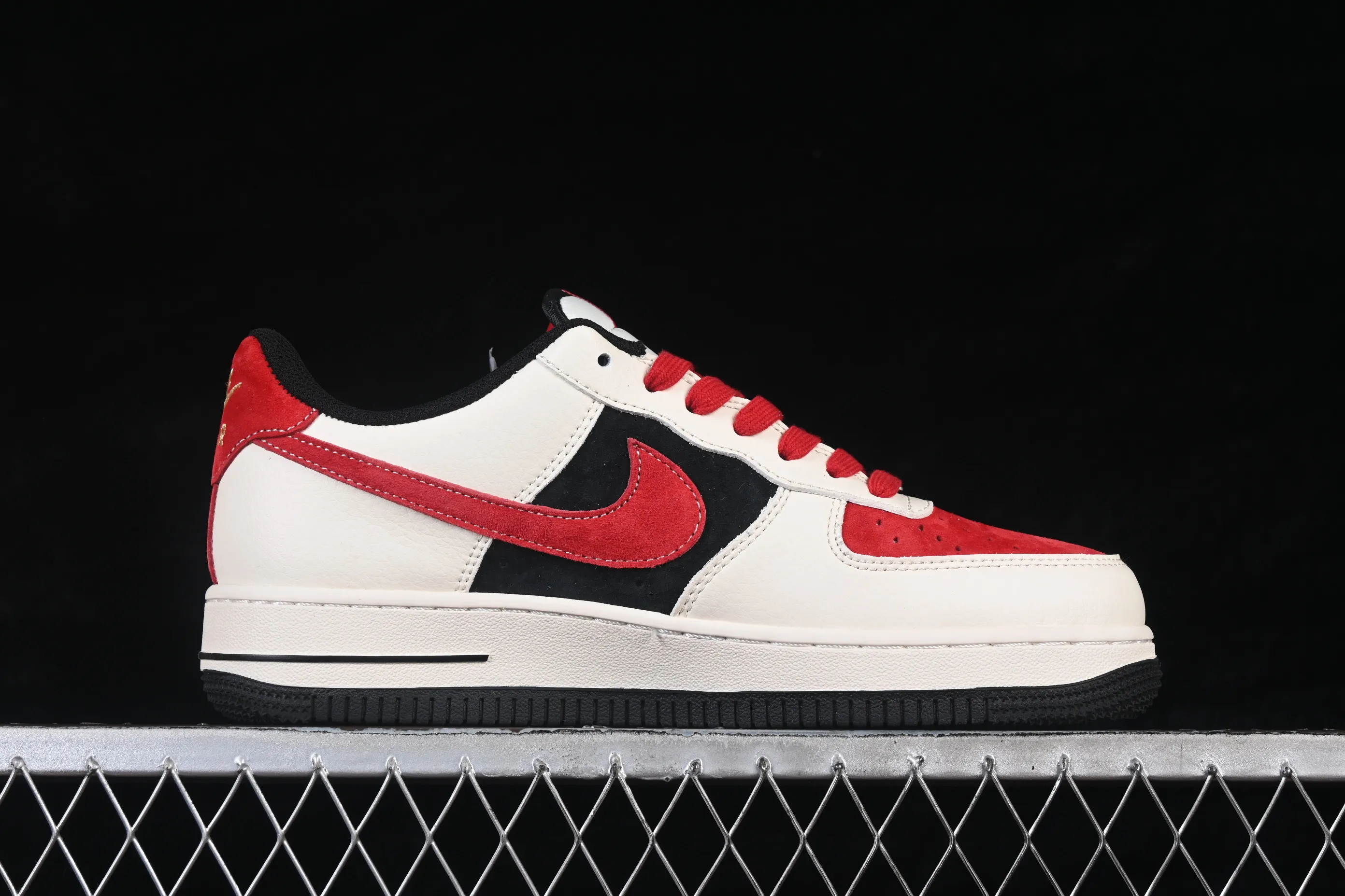 All categories Nk Air Force 1 Air Force series Nk Air Force 1 Low Air Force low-top Nike Air Force 1'07 Low Year of the Horse limited edition Red and black luck Air Force 1 low-top casual sneakers XD0028-011